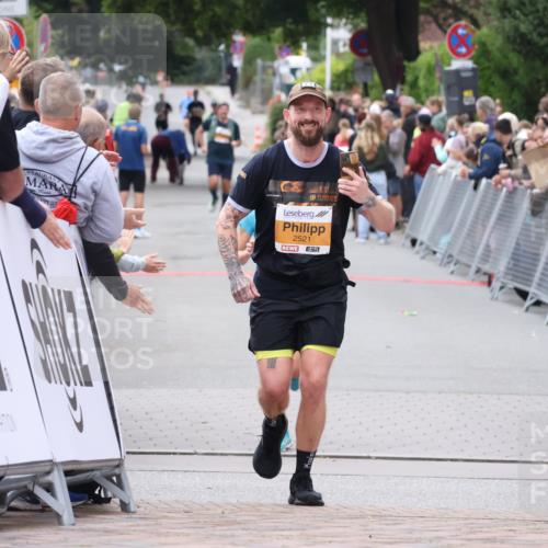 30.08.2026 - Blankeneser Heldenlauf Lena Gebhardt http://msf.ph/oto/10055155 30.08.2026 12:08:02 Ziel 2064, 2334 meine-sportfotos.de