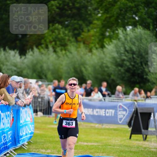 30.08.2026 - Elbe Triathlon Hamburg LAZAROV Photography http://msf.ph/oto/10055186 30.08.2026 11:02:10 Ziel 363 meine-sportfotos.de