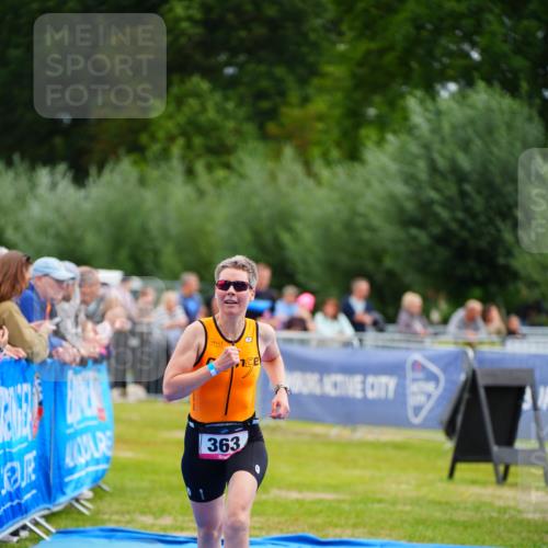 30.08.2026 - Elbe Triathlon Hamburg LAZAROV Photography http://msf.ph/oto/10055194 30.08.2026 11:02:11 Ziel 363, 732 meine-sportfotos.de