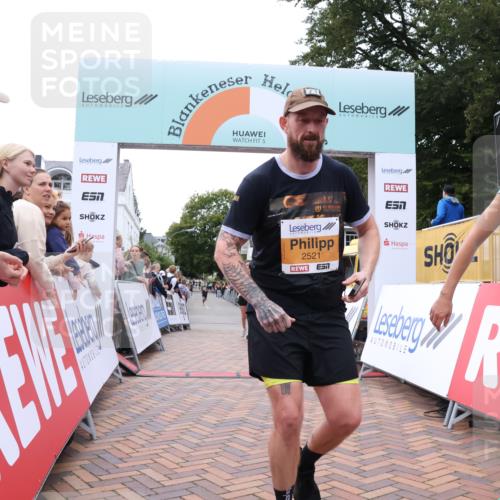 30.08.2026 - Blankeneser Heldenlauf Lena Gebhardt http://msf.ph/oto/10055213 30.08.2026 12:08:11 Ziel 2037, 2521, 4158 meine-sportfotos.de
