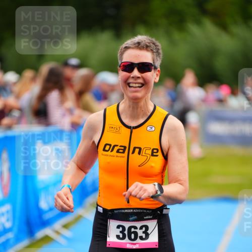 30.08.2026 - Elbe Triathlon Hamburg LAZAROV Photography http://msf.ph/oto/10055220 30.08.2026 11:02:13 Ziel 363, 501, 732 meine-sportfotos.de