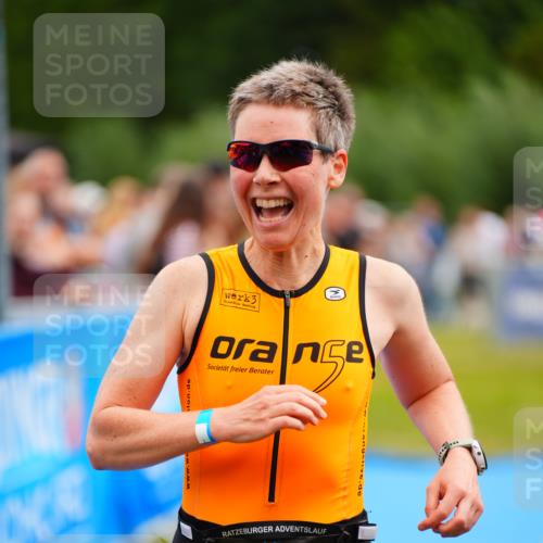 30.08.2026 - Elbe Triathlon Hamburg LAZAROV Photography http://msf.ph/oto/10055222 30.08.2026 11:02:14 Ziel 363, 501, 732 meine-sportfotos.de