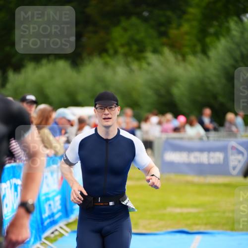 30.08.2026 - Elbe Triathlon Hamburg LAZAROV Photography http://msf.ph/oto/10055252 30.08.2026 11:02:22 Ziel 501, 529, 597, 732 meine-sportfotos.de