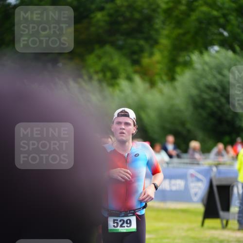 30.08.2026 - Elbe Triathlon Hamburg LAZAROV Photography http://msf.ph/oto/10055267 30.08.2026 11:02:29 Ziel 434, 529, 597, 637, 739 meine-sportfotos.de
