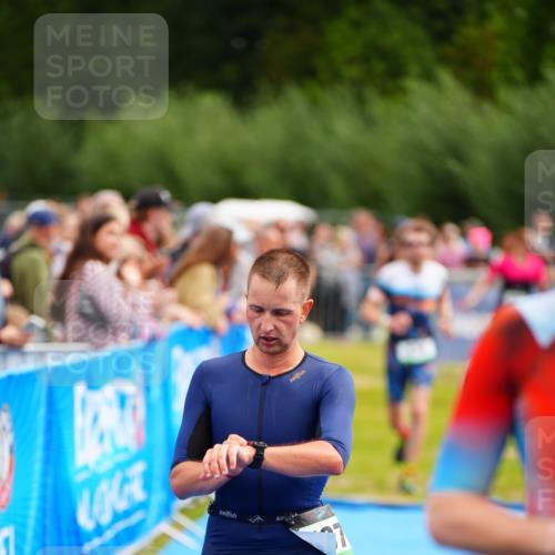30.08.2026 - Elbe Triathlon Hamburg LAZAROV Photography http://msf.ph/oto/10055278 30.08.2026 11:02:32 Ziel 434, 529, 552, 597, 637, 739, 1116 meine-sportfotos.de