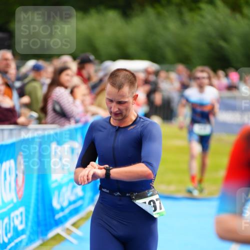 30.08.2026 - Elbe Triathlon Hamburg LAZAROV Photography http://msf.ph/oto/10055280 30.08.2026 11:02:32 Ziel 434, 529, 552, 597, 637, 739, 1116 meine-sportfotos.de