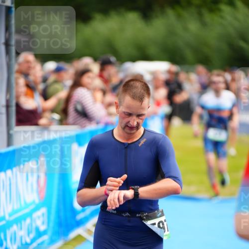 30.08.2026 - Elbe Triathlon Hamburg LAZAROV Photography http://msf.ph/oto/10055284 30.08.2026 11:02:32 Ziel 434, 529, 552, 597, 637, 739, 1116 meine-sportfotos.de