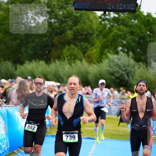 30.08.2026 - Elbe Triathlon Hamburg LAZAROV Photography http://msf.ph/oto/10055314 30.08.2026 11:02:38 Ziel 434, 552, 637, 739, 1116 meine-sportfotos.de