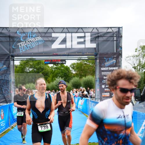 30.08.2026 - Elbe Triathlon Hamburg LAZAROV Photography http://msf.ph/oto/10055318 30.08.2026 11:02:40 Ziel 552, 637, 739, 1116 meine-sportfotos.de
