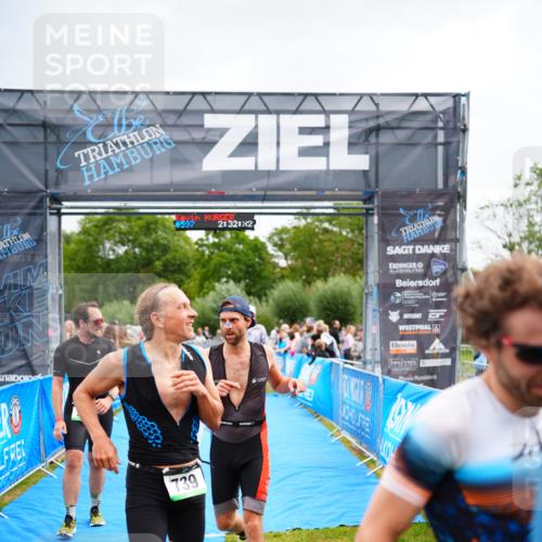 30.08.2026 - Elbe Triathlon Hamburg LAZAROV Photography http://msf.ph/oto/10055320 30.08.2026 11:02:40 Ziel 552, 637, 739, 1116 meine-sportfotos.de