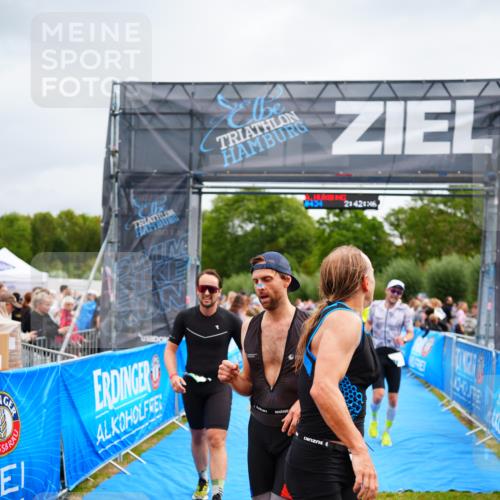 30.08.2026 - Elbe Triathlon Hamburg LAZAROV Photography http://msf.ph/oto/10055324 30.08.2026 11:02:40 Ziel 552, 637, 739, 1116 meine-sportfotos.de