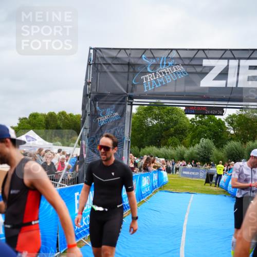 30.08.2026 - Elbe Triathlon Hamburg LAZAROV Photography http://msf.ph/oto/10055332 30.08.2026 11:02:42 Ziel 552, 1116 meine-sportfotos.de