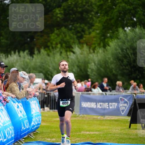 30.08.2026 - Elbe Triathlon Hamburg LAZAROV Photography http://msf.ph/oto/10055364 30.08.2026 11:02:59 Ziel 408 meine-sportfotos.de