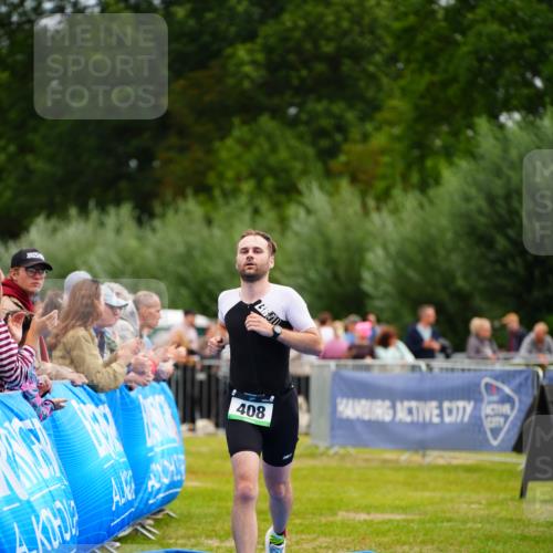 30.08.2026 - Elbe Triathlon Hamburg LAZAROV Photography http://msf.ph/oto/10055370 30.08.2026 11:02:59 Ziel 408 meine-sportfotos.de