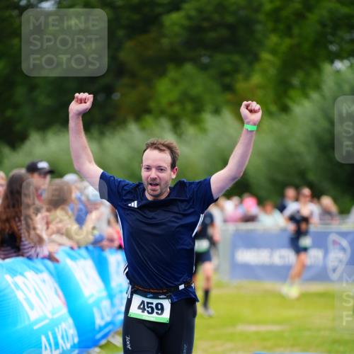 30.08.2026 - Elbe Triathlon Hamburg LAZAROV Photography http://msf.ph/oto/10055399 30.08.2026 11:03:18 Ziel 459, 563 meine-sportfotos.de