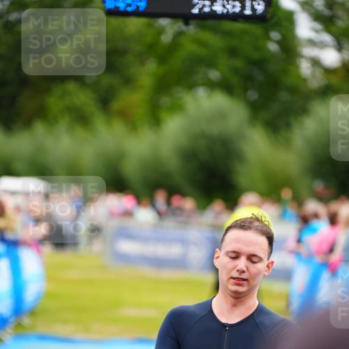 30.08.2026 - Elbe Triathlon Hamburg LAZAROV Photography http://msf.ph/oto/10055418 30.08.2026 11:03:24 Ziel 563 meine-sportfotos.de