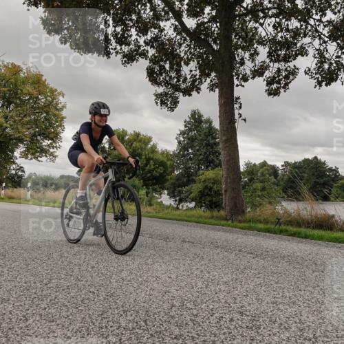 30.08.2026 - Elbe Triathlon Hamburg Michael Burmester http://msf.ph/oto/10055419 30.08.2026 11:34:23 Radfahren 1472, 1642, 1684 meine-sportfotos.de