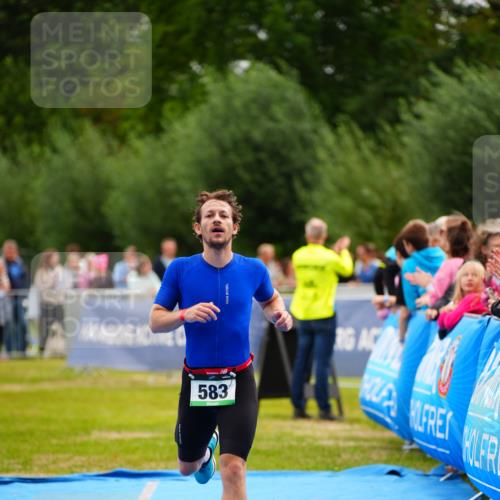 30.08.2026 - Elbe Triathlon Hamburg LAZAROV Photography http://msf.ph/oto/10055427 30.08.2026 11:03:41 Ziel 583 meine-sportfotos.de