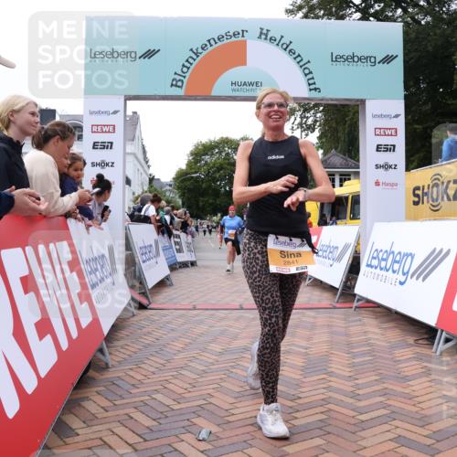 30.08.2026 - Blankeneser Heldenlauf Lena Gebhardt http://msf.ph/oto/10055452 30.08.2026 12:08:53 Ziel 2448, 2841, 4160 meine-sportfotos.de
