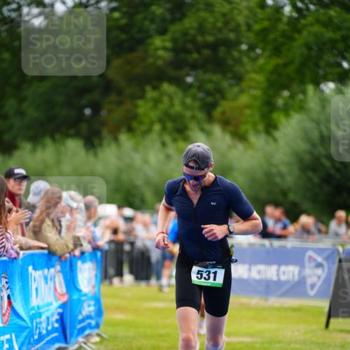 30.08.2026 - Elbe Triathlon Hamburg LAZAROV Photography http://msf.ph/oto/10055471 30.08.2026 11:03:55 Ziel 483, 531, 642, 664 meine-sportfotos.de