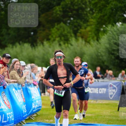 30.08.2026 - Elbe Triathlon Hamburg LAZAROV Photography http://msf.ph/oto/10055501 30.08.2026 11:04:01 Ziel 449, 483, 642, 658, 664, 1897 meine-sportfotos.de