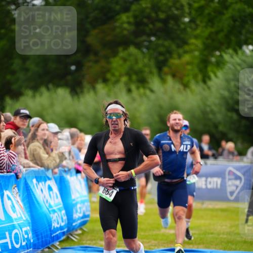 30.08.2026 - Elbe Triathlon Hamburg LAZAROV Photography http://msf.ph/oto/10055503 30.08.2026 11:04:02 Ziel 449, 483, 642, 658, 664, 1897 meine-sportfotos.de