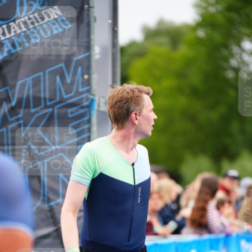 30.08.2026 - Elbe Triathlon Hamburg LAZAROV Photography http://msf.ph/oto/10055541 30.08.2026 11:04:09 Ziel 449, 658, 976, 1897 meine-sportfotos.de