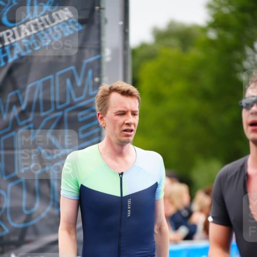30.08.2026 - Elbe Triathlon Hamburg LAZAROV Photography http://msf.ph/oto/10055544 30.08.2026 11:04:09 Ziel 449, 658, 976, 1897 meine-sportfotos.de