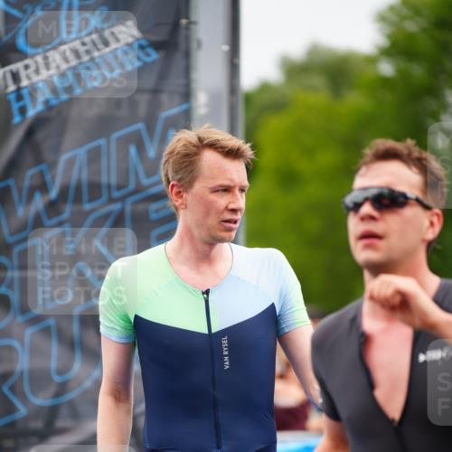 30.08.2026 - Elbe Triathlon Hamburg LAZAROV Photography http://msf.ph/oto/10055546 30.08.2026 11:04:09 Ziel 449, 658, 976, 1897 meine-sportfotos.de