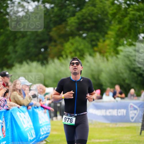 30.08.2026 - Elbe Triathlon Hamburg LAZAROV Photography http://msf.ph/oto/10055578 30.08.2026 11:04:16 Ziel 976 meine-sportfotos.de