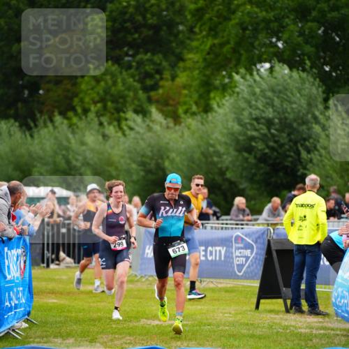 30.08.2026 - Elbe Triathlon Hamburg LAZAROV Photography http://msf.ph/oto/10055597 30.08.2026 11:04:45 Ziel 299, 673 meine-sportfotos.de