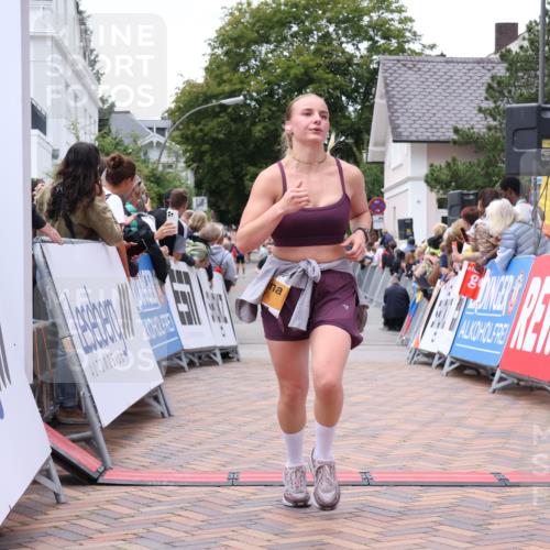 30.08.2026 - Blankeneser Heldenlauf Lena Gebhardt http://msf.ph/oto/10055606 30.08.2026 12:09:24 Ziel 2481, 2876, 4427 meine-sportfotos.de