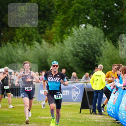 30.08.2026 - Elbe Triathlon Hamburg LAZAROV Photography http://msf.ph/oto/10055610 30.08.2026 11:04:46 Ziel 299, 673 meine-sportfotos.de