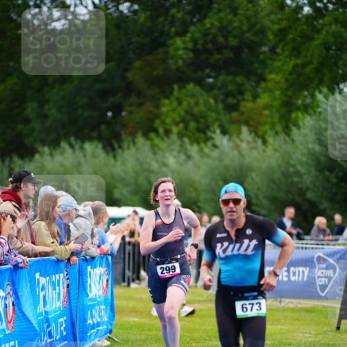30.08.2026 - Elbe Triathlon Hamburg LAZAROV Photography http://msf.ph/oto/10055617 30.08.2026 11:04:47 Ziel 299, 673 meine-sportfotos.de