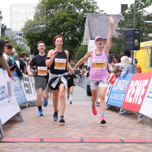 30.08.2026 - Blankeneser Heldenlauf Lena Gebhardt http://msf.ph/oto/10055637 30.08.2026 12:09:31 Ziel 2076, 2077, 2157, 2422, 2481 meine-sportfotos.de
