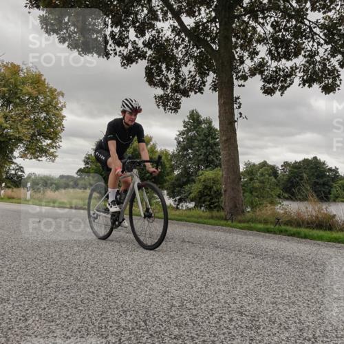 30.08.2026 - Elbe Triathlon Hamburg Michael Burmester http://msf.ph/oto/10055638 30.08.2026 11:45:17 Radfahren 1557, 1603 meine-sportfotos.de