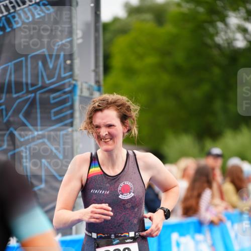 30.08.2026 - Elbe Triathlon Hamburg LAZAROV Photography http://msf.ph/oto/10055641 30.08.2026 11:04:50 Ziel 299, 673 meine-sportfotos.de