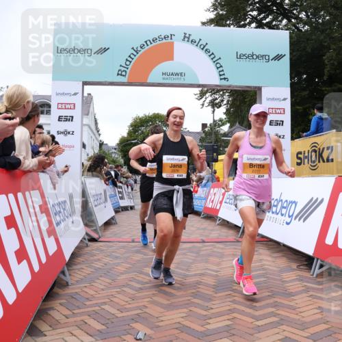 30.08.2026 - Blankeneser Heldenlauf Lena Gebhardt http://msf.ph/oto/10055656 30.08.2026 12:09:32 Ziel 2076, 2077, 2157, 2422, 2481 meine-sportfotos.de