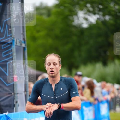 30.08.2026 - Elbe Triathlon Hamburg LAZAROV Photography http://msf.ph/oto/10055657 30.08.2026 11:05:02 Ziel 554, 1031 meine-sportfotos.de