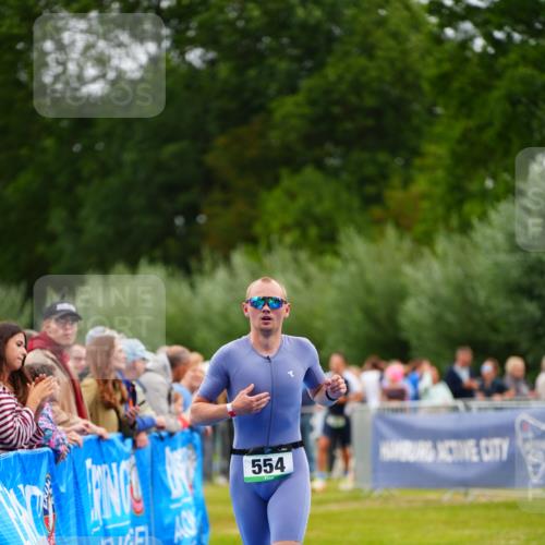 30.08.2026 - Elbe Triathlon Hamburg LAZAROV Photography http://msf.ph/oto/10055660 30.08.2026 11:05:07 Ziel 554, 656 meine-sportfotos.de