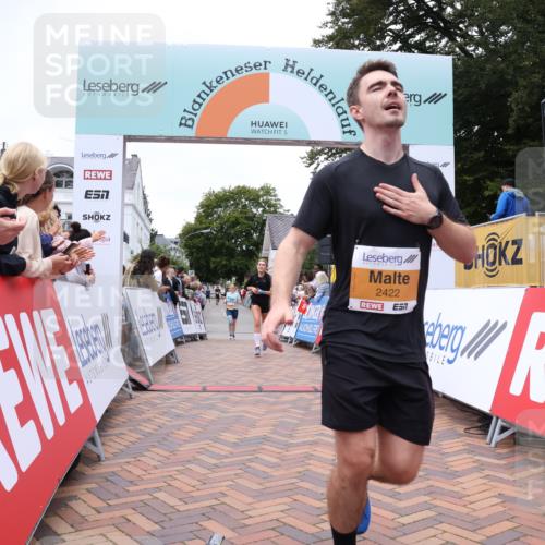 30.08.2026 - Blankeneser Heldenlauf Lena Gebhardt http://msf.ph/oto/10055672 30.08.2026 12:09:34 Ziel 2036, 2076, 2077, 2157, 2422 meine-sportfotos.de