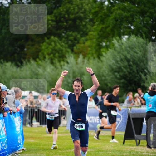 30.08.2026 - Elbe Triathlon Hamburg LAZAROV Photography http://msf.ph/oto/10055677 30.08.2026 11:05:13 Ziel 656, 698, 1008 meine-sportfotos.de