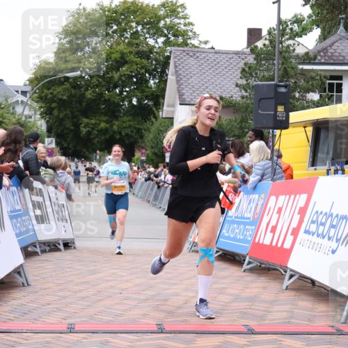 30.08.2026 - Blankeneser Heldenlauf Lena Gebhardt http://msf.ph/oto/10055679 30.08.2026 12:09:35 Ziel 2036, 2076, 2077, 2157, 2422 meine-sportfotos.de