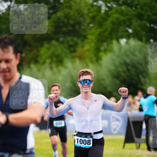 30.08.2026 - Elbe Triathlon Hamburg LAZAROV Photography http://msf.ph/oto/10055706 30.08.2026 11:05:17 Ziel 656, 698, 1008 meine-sportfotos.de