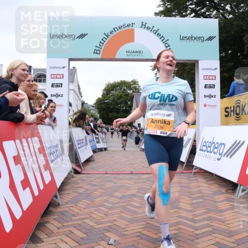 30.08.2026 - Blankeneser Heldenlauf Lena Gebhardt http://msf.ph/oto/10055710 30.08.2026 12:09:39 Ziel 2036, 2076, 2077, 2157, 2422 meine-sportfotos.de