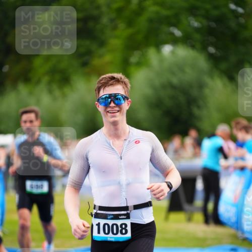 30.08.2026 - Elbe Triathlon Hamburg LAZAROV Photography http://msf.ph/oto/10055715 30.08.2026 11:05:18 Ziel 656, 698, 1008 meine-sportfotos.de