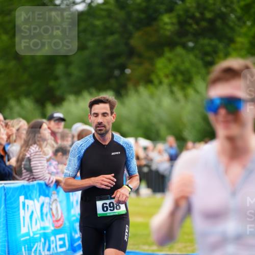 30.08.2026 - Elbe Triathlon Hamburg LAZAROV Photography http://msf.ph/oto/10055723 30.08.2026 11:05:19 Ziel 656, 698, 1008 meine-sportfotos.de