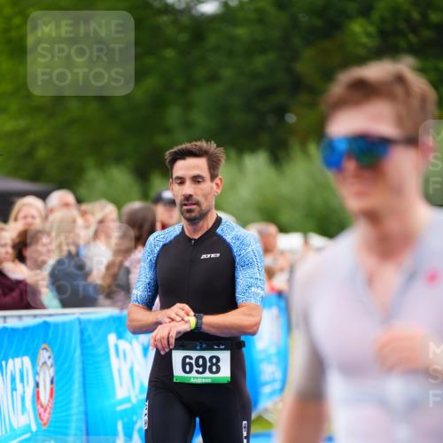 30.08.2026 - Elbe Triathlon Hamburg LAZAROV Photography http://msf.ph/oto/10055728 30.08.2026 11:05:19 Ziel 656, 698, 1008 meine-sportfotos.de