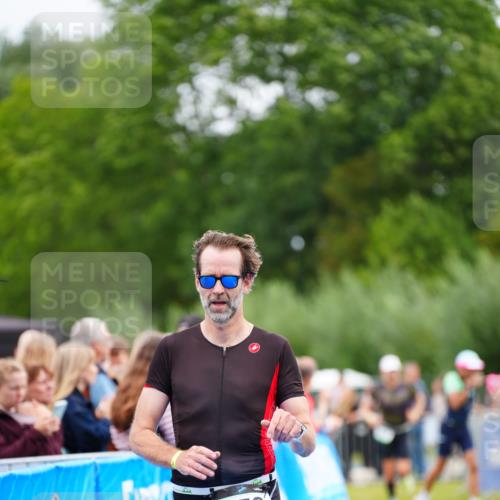 30.08.2026 - Elbe Triathlon Hamburg LAZAROV Photography http://msf.ph/oto/10055752 30.08.2026 11:05:44 Ziel 747, 756 meine-sportfotos.de