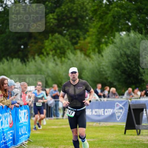 30.08.2026 - Elbe Triathlon Hamburg LAZAROV Photography http://msf.ph/oto/10055759 30.08.2026 11:05:48 Ziel 414, 747 meine-sportfotos.de